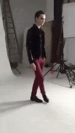 Get a very different photo rating on Photofeeler by trying different poses and body language